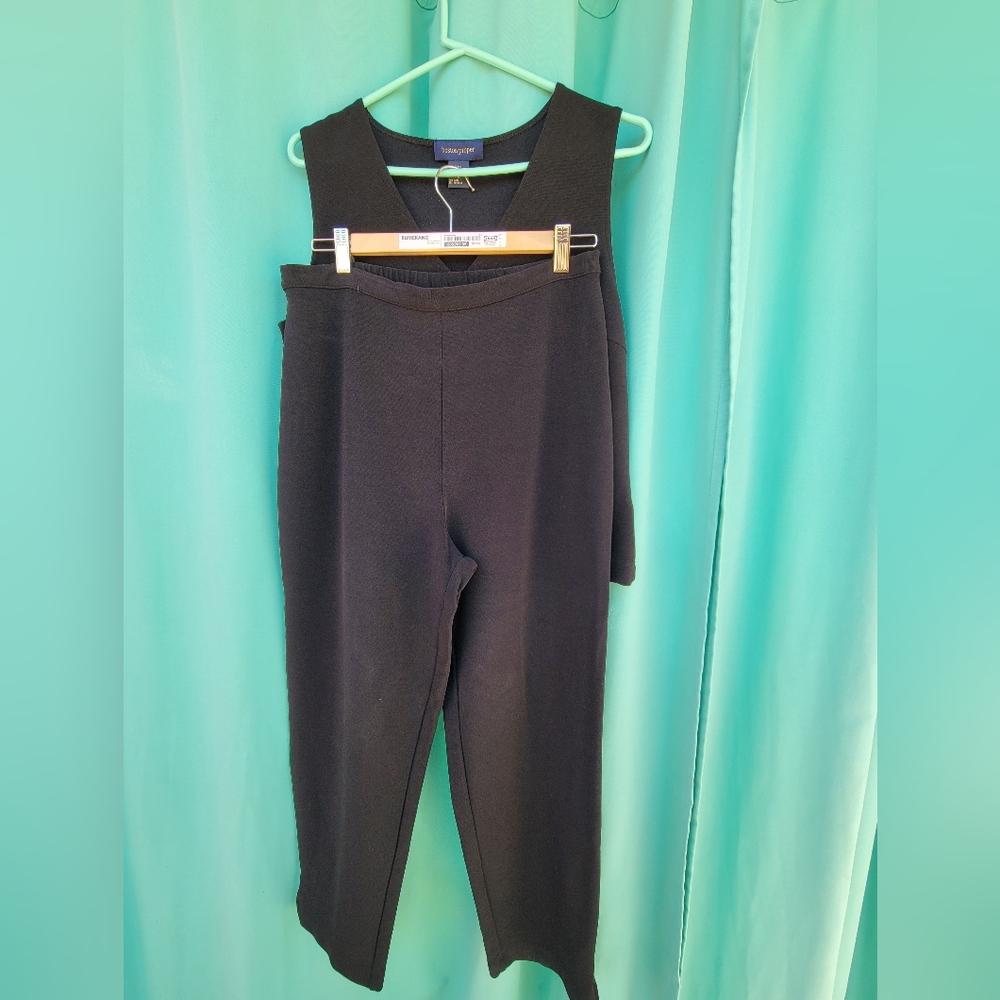 Flattering black knit Travelers size medium Boston Proper set.